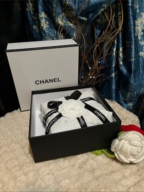 nwt GWP CHANEL Scarf Wrapped with Box (Promotional Gift Item)